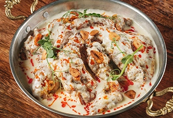 FRIED CHICKEN IN GARLIC SAUCE 